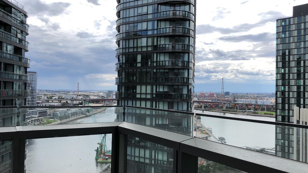 Winston Apartments Docklands Melbourne Exteriör bild